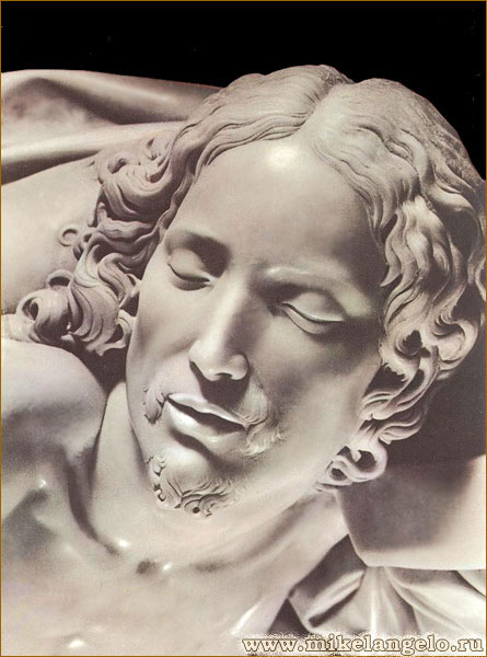 Пьета. Мраморная статуя. Микеланджело / www.mikelangelo.ru